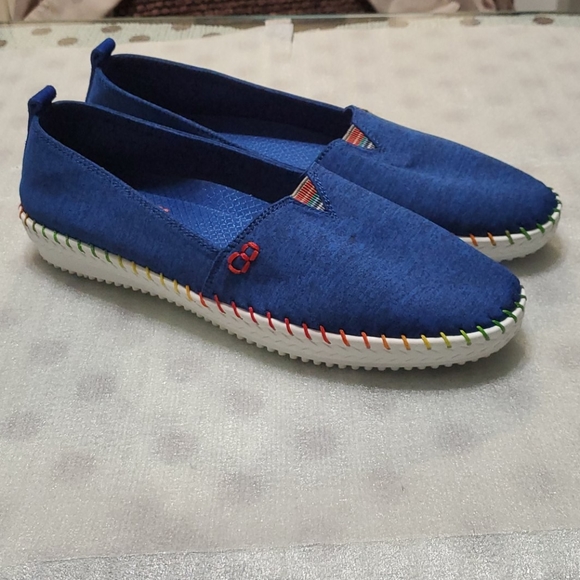 bobs from skechers with memory foam